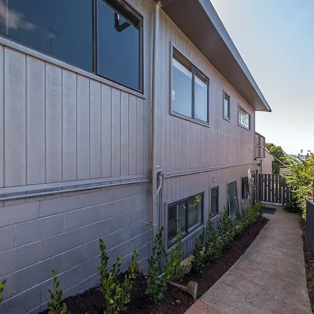 Lakeside City Apartments Lodge