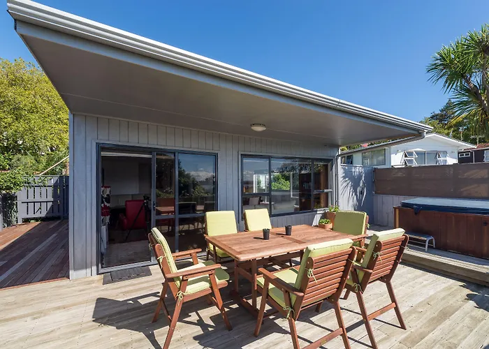 Lakeside Motel 4*